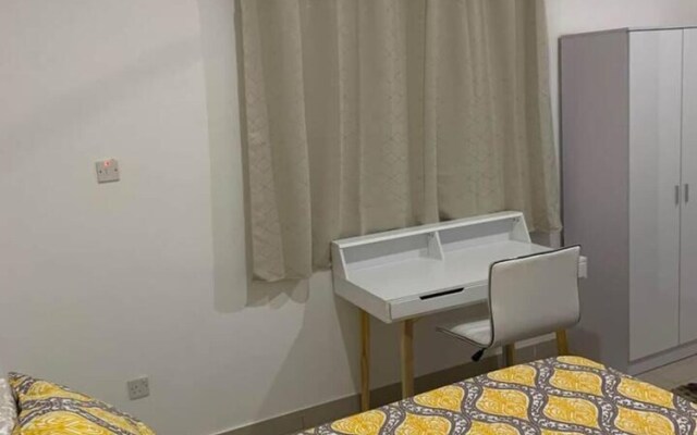 Entire Cozy 2-bedroom House Plus Free Car Use