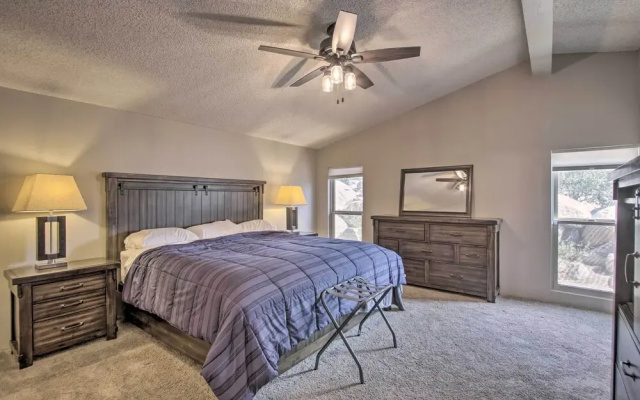 Family-friendly Home ~ 1 Mi to Kern River!