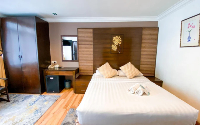 Desa Queenspark Hotel