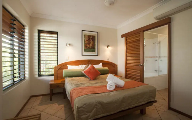 Seascape Holidays - 48 Hibiscus