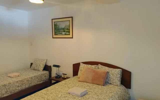 Hospedaje Boutique LEOS EIRL