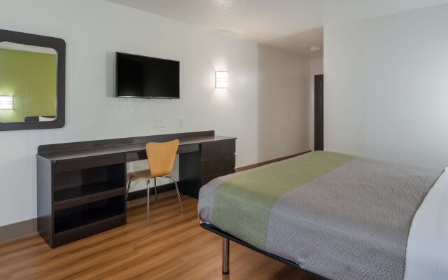 Motel 6 Duncanville, TX - Dallas
