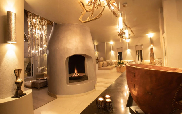 Clifftop Exclusive Safari Hideaway