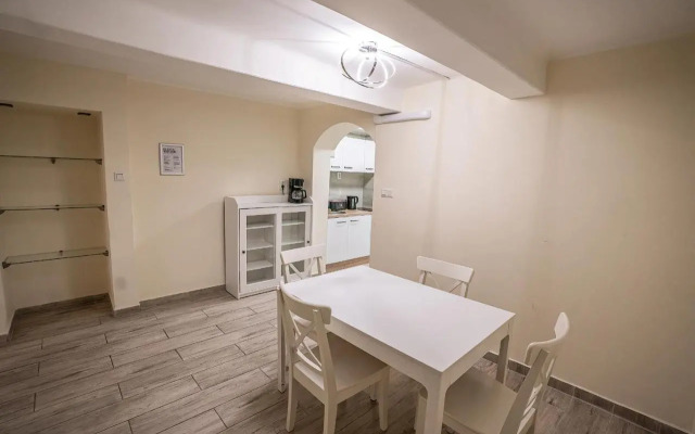Gogol Apartment