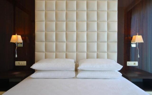 Hotel Shine