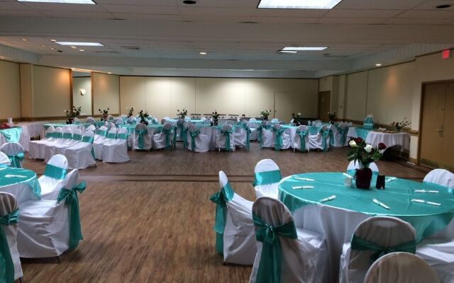 Golden Green Hotel - Charlotte