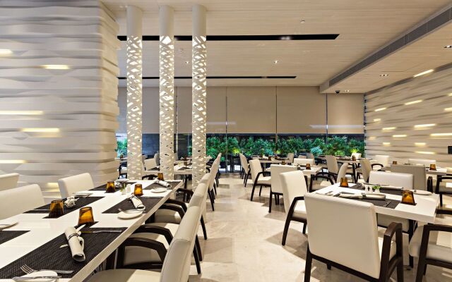 Hyatt Place Bangkok Sukhumvit 1