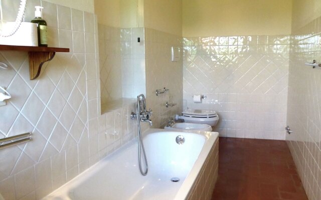 Beautiful Villa in Lari, with swimming pool