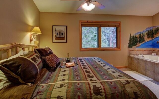 River Stone Resorts & Bear Paw Suites