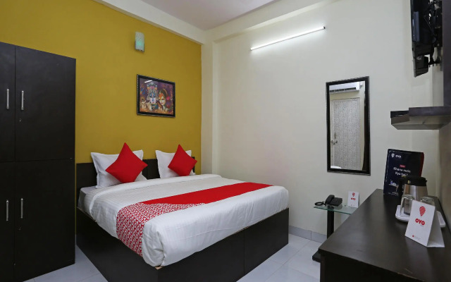 OYO 12127 Radhika Palace