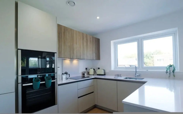Luxury Manchester Apartment - Pink