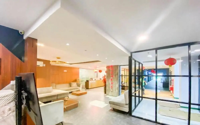 Functional And Cozy Studio At Skyview Medan Apartment – Hotel Rooms – Medan