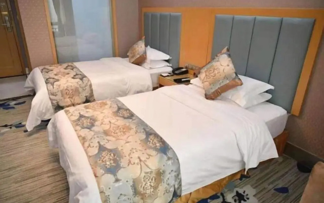 Vienna Hotel (Liuyang River Bridge Pedestrian Street)(维也纳酒店(浏阳河大桥步行街店))