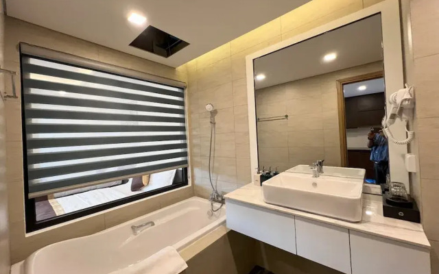 Stunning Ocean View Apartment in FLC Sea Tower