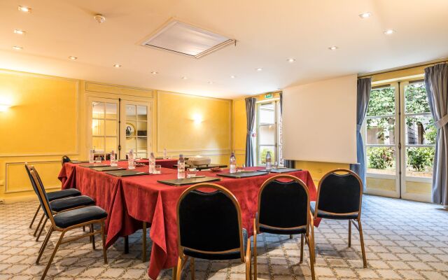 Aigle Noir Hotel Fontainebleau - MGallery Collection