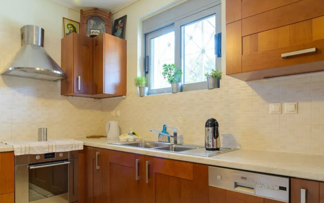 Comfy Vacation Flat Near the Beach