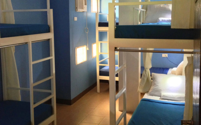Crossroads Hostel Manila