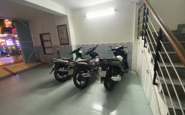 OYO 1168 Elly's Home 2