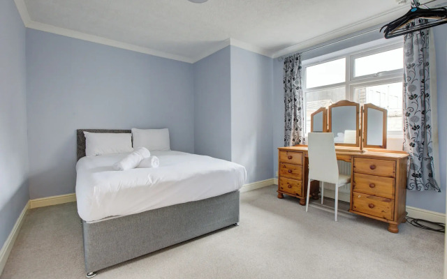 The Sandringham Court Hotel and Apartment