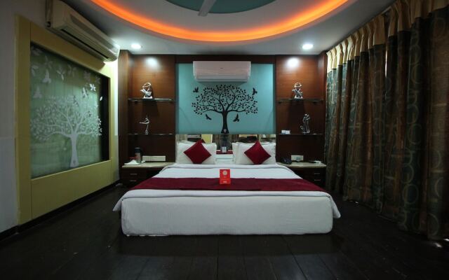 OYO 900 Marshall The Grand Hotel