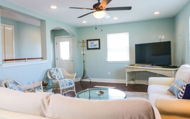 Great Location Spacious Yard Coffee bar