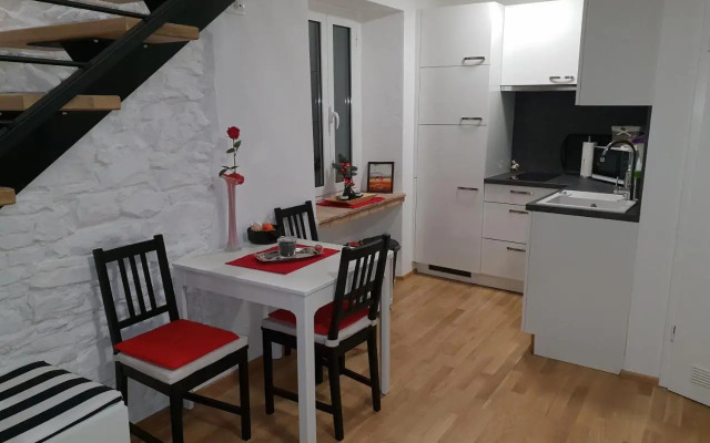 Stone wall apartments Izola
