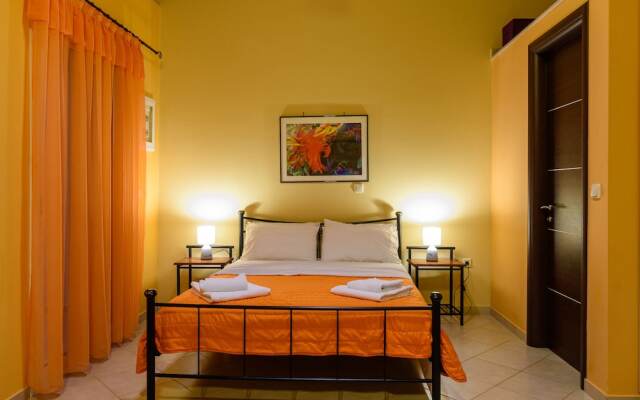 Kyparissia Garden Retreat - Premium Family Suite