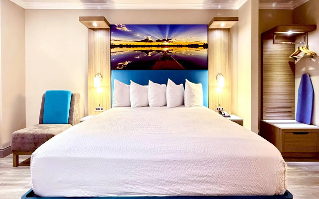 Days Inn by Wyndham Los Angeles LAX/Redondo/Manhattan Beach