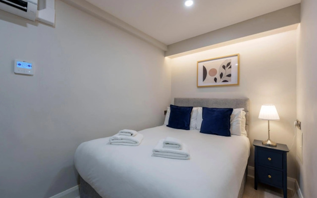 Temple Bar Lane by the KeyCollections