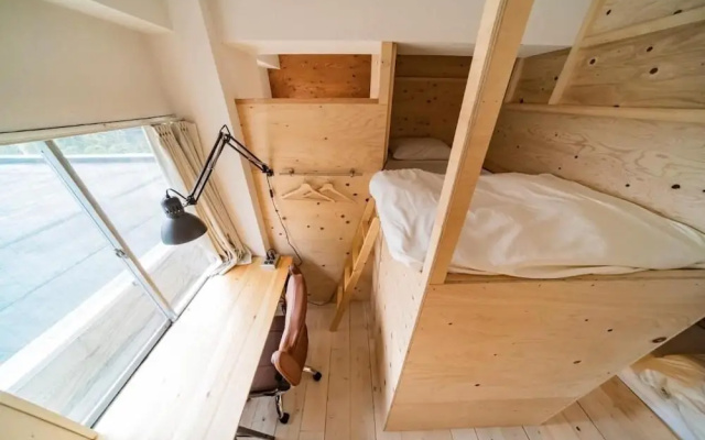 ArtBar & GuestHouse ennova - Hostel – Guest Rooms – Atami