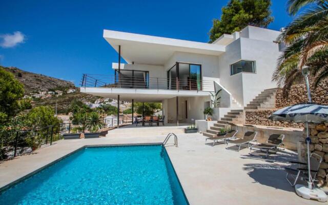 Laja - panoramic hillside holiday house in Moraira