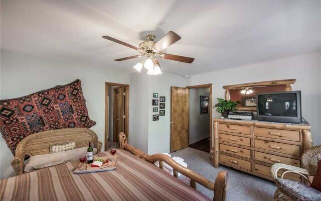 Riverside House - Three Bedroom Cabin