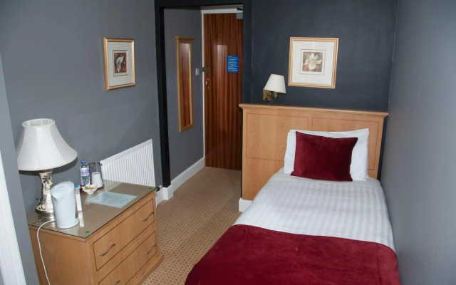 Caledonian Hotel