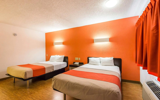 Motel 6 Boerne, TX