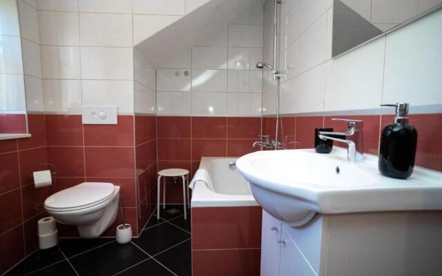 Apartments and Rooms Marino