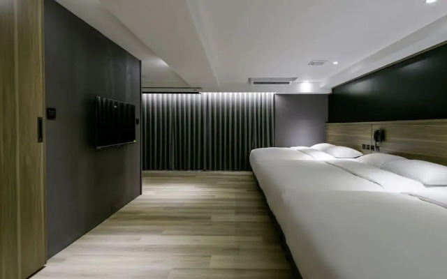 Autumn Willow Hotel