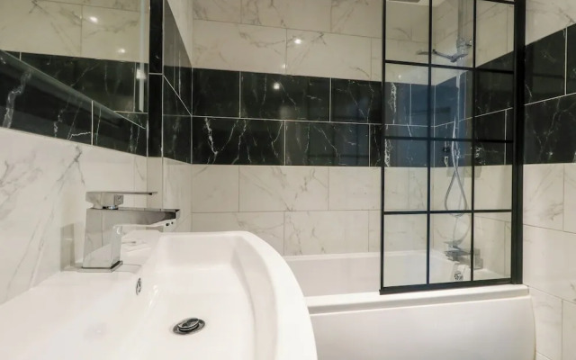 Flat 6, Thornlow Heights