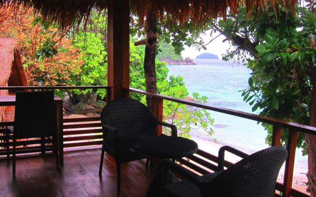 Ten Moons Lipe Resort