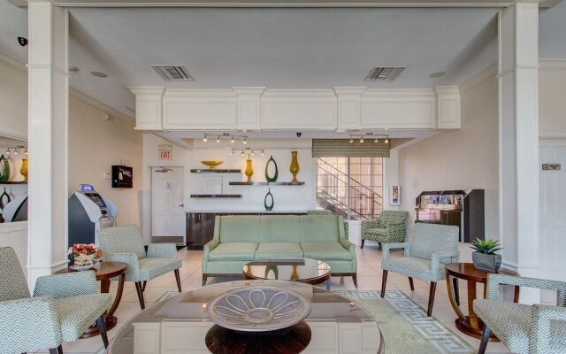 Emerald Suites South