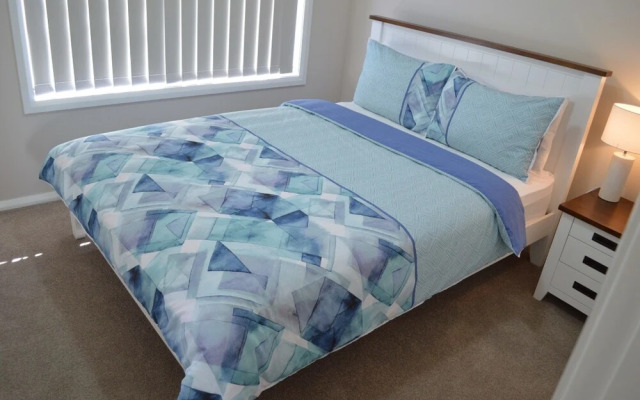 Sandcastles, 5/8 Ala Moana Way