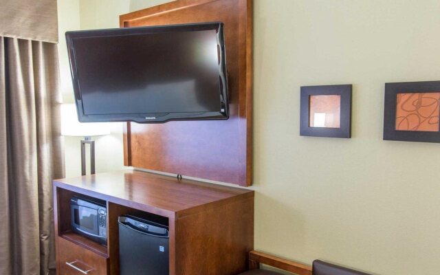 Comfort Suites