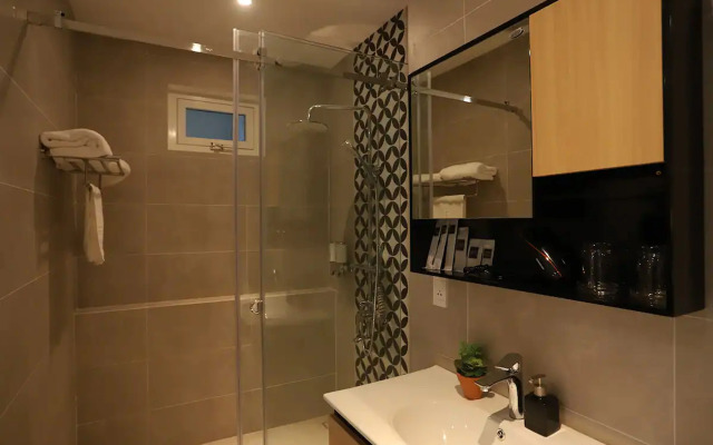 Lanura Apartments and Hotel