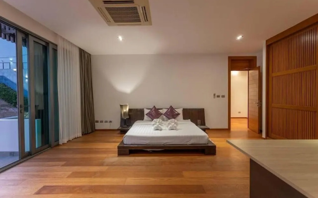 Beachfront Villa 3BR Infinity Pool V38