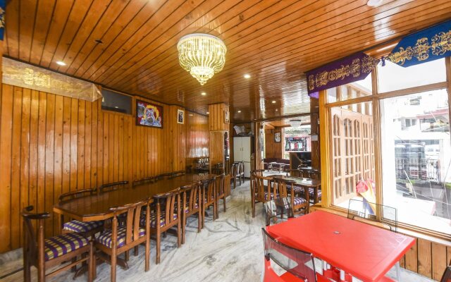 OYO 4751 Hotel Akashdeep