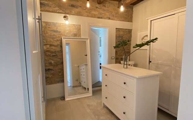 Fosdinovo 5-bed Villa- a Tranquil Retreat