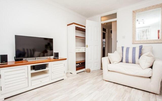 Stunning Spacious South London 1 Bed Apartment with Balcony