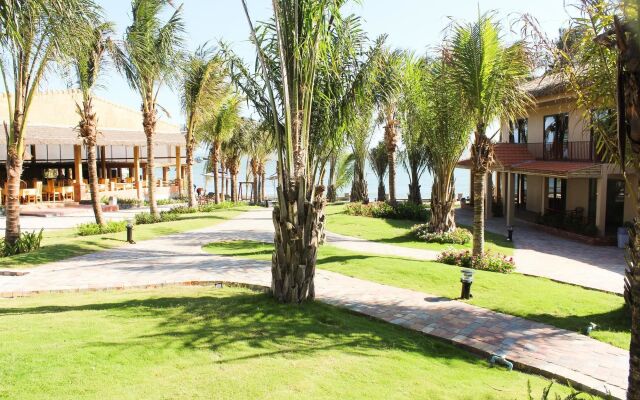 Eagles Beach Resort