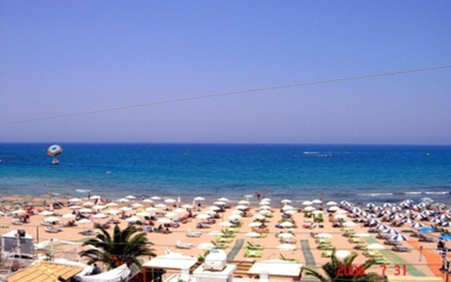 Smaragdine Beach Hotel