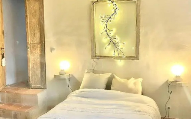 La Maison du Trident en Camargue Piscine et Jacuzzi