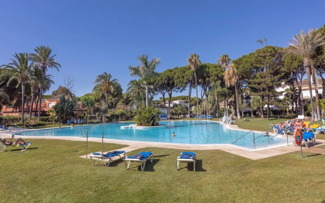 3 Bedroom, 3 Bathroom Beachside Apartment